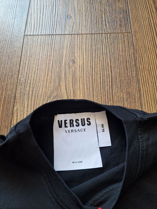 Страхотна мъжка тениска VERSUS VERSACE  размер M