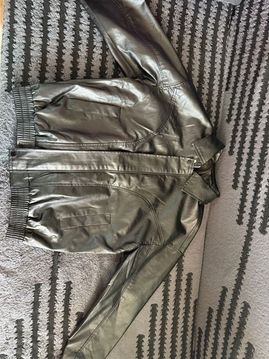 Продам кожаный бомбер