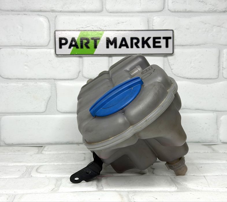Казанче антифриз AUDI A6 A7 4G 4G0121403AG