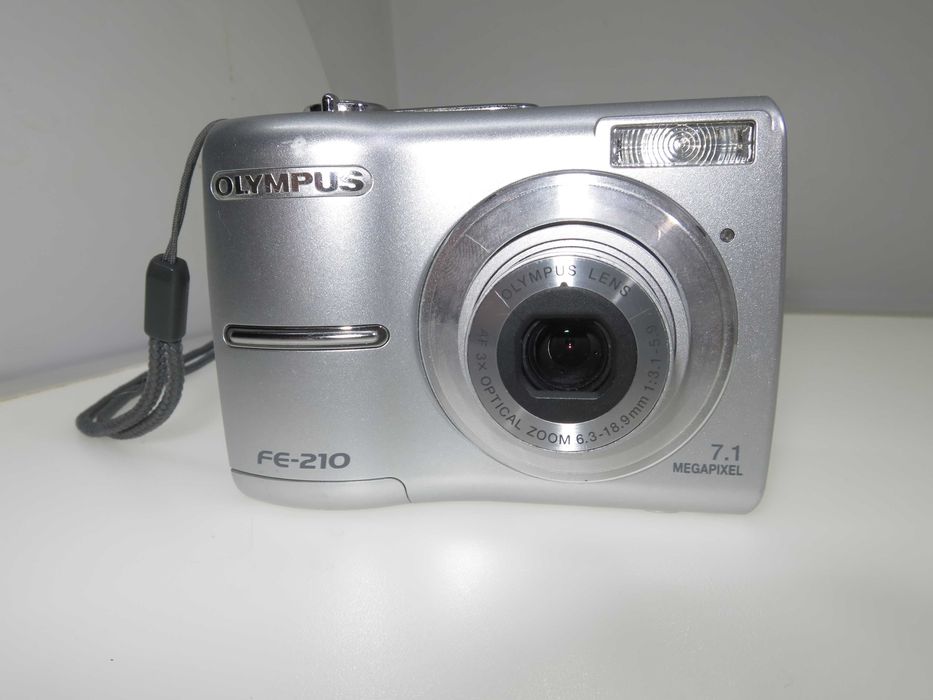 Olympus FE-210 компактен цифров фотоапарат дигитална камера 1gb xd