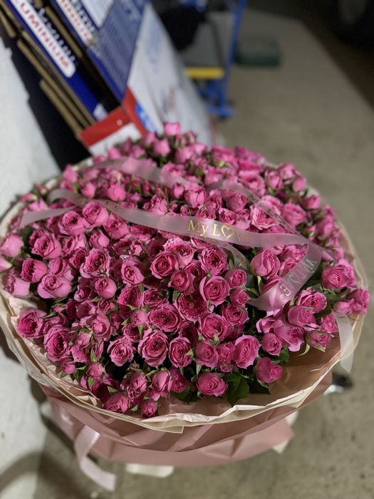 Букет из кустовых роз