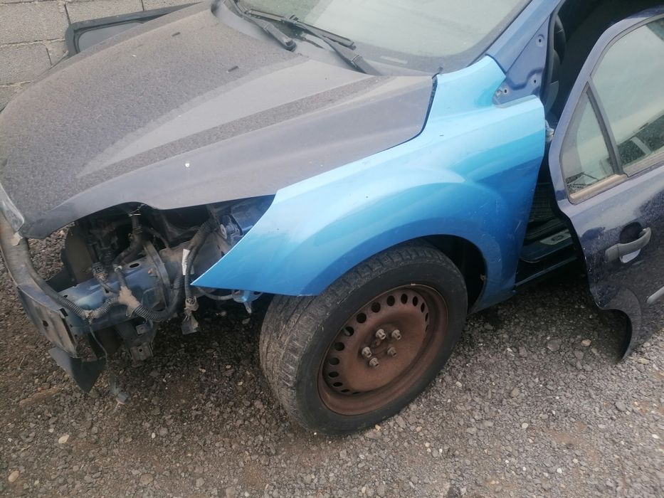 Capota,bara,aripa,trager,far,usa, Ford Focus, facelift