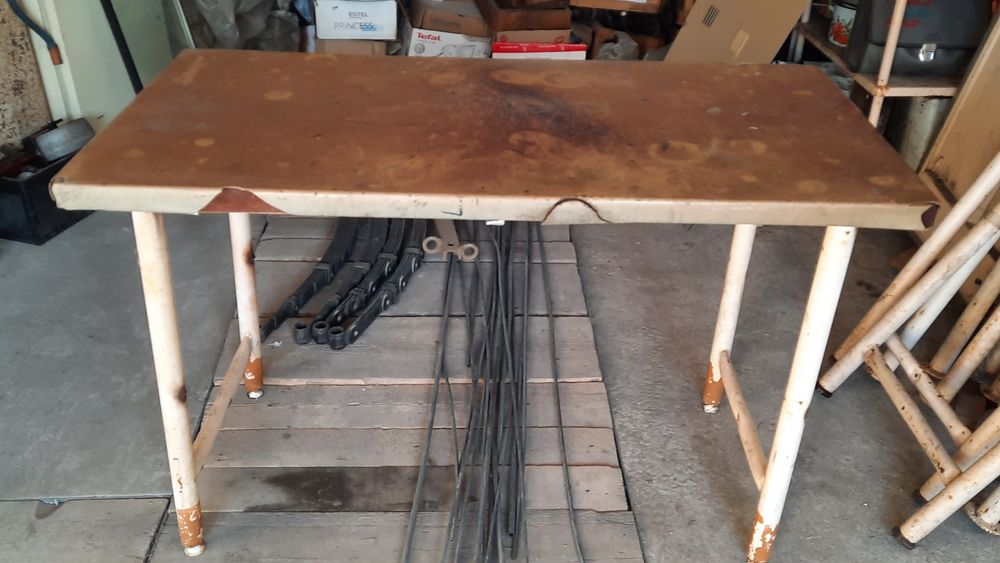 Стол металлический, лабораторный.