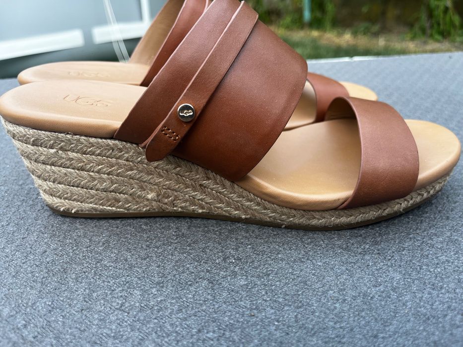 Страхотни  чехли UGG