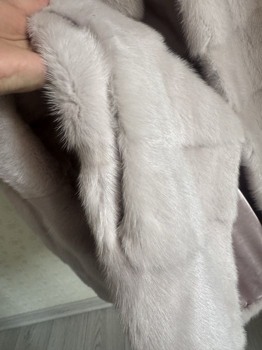 Продам пудро-розовую шубу