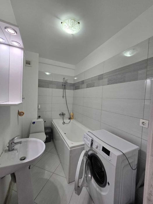Garsonieră de închiriat – Complet utilată + Loc de parcare inclus (Zona Consul)