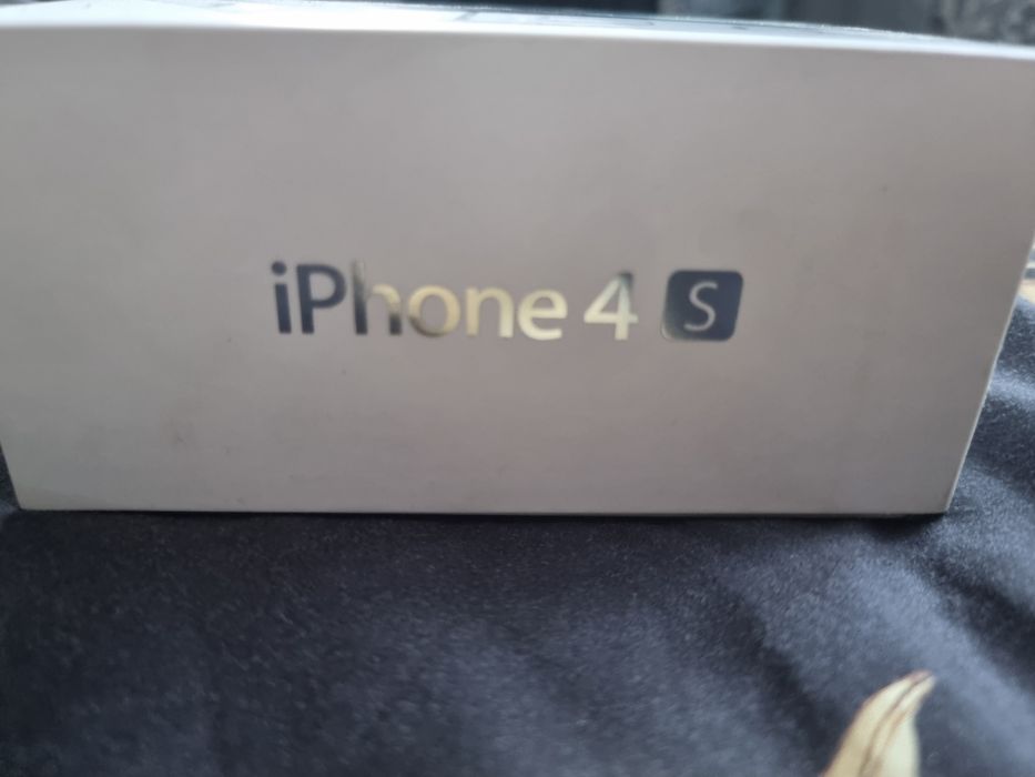 продам айфон 4s с коробкой