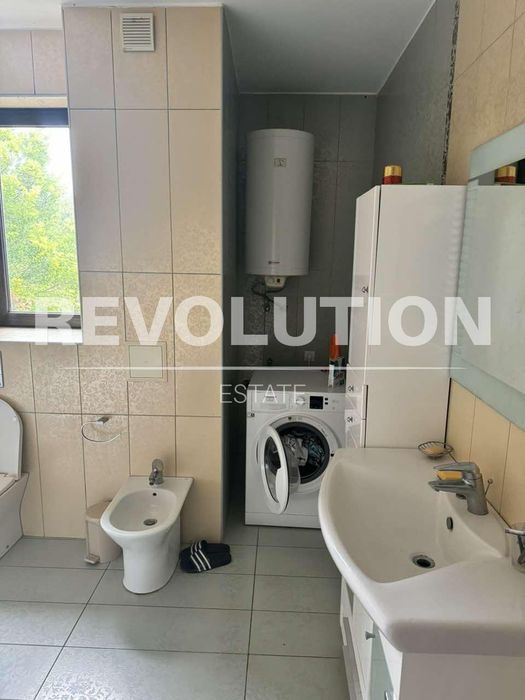 Дава се под наем Къща в с. Близнаци, Област Варна - 600 кв.м за 2343.96 € - Снимка #8