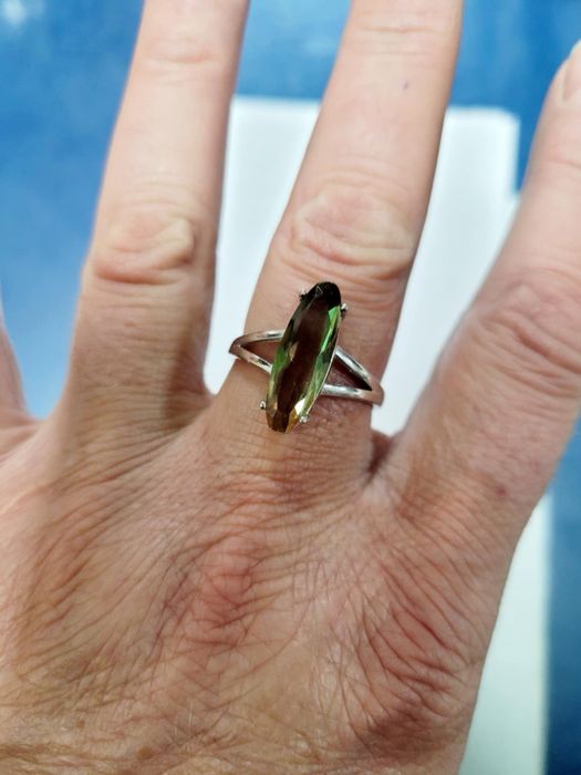 Дамски сребърен пръстен с камък султанит! Състояние ново!