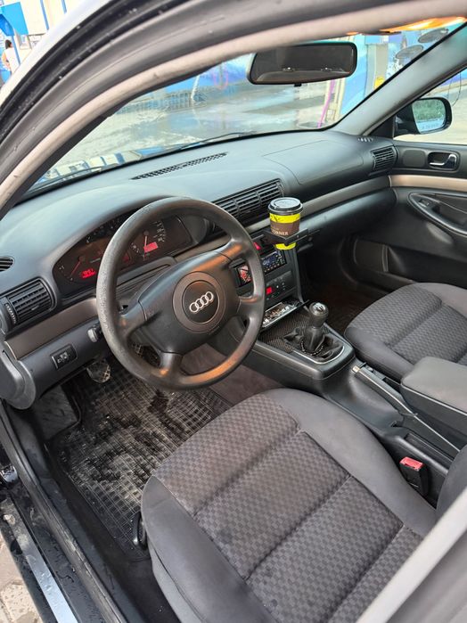 Automobil Audi A4B5