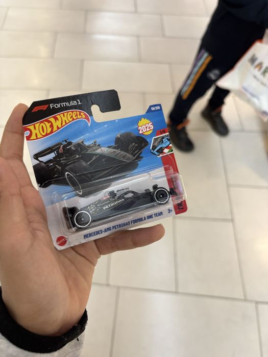 F1 Hot wheeals mercedes