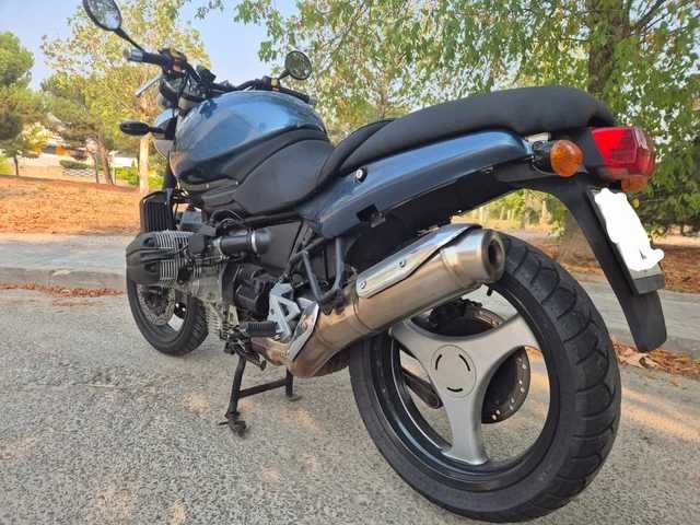 Motocicleta BMW R1100R