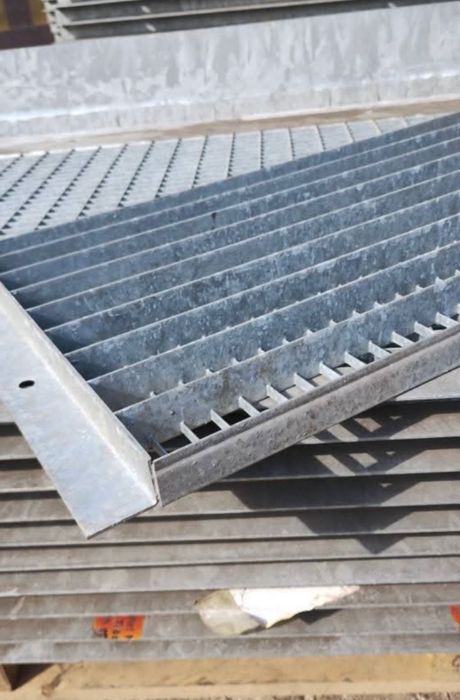 Trepte zincate galvanizate