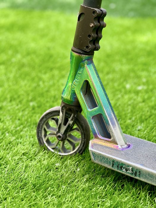 Трюковый самокат— Надёжность и стиль!