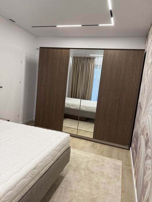 De inchiriat- apartament 3 camere, prima inchiriere