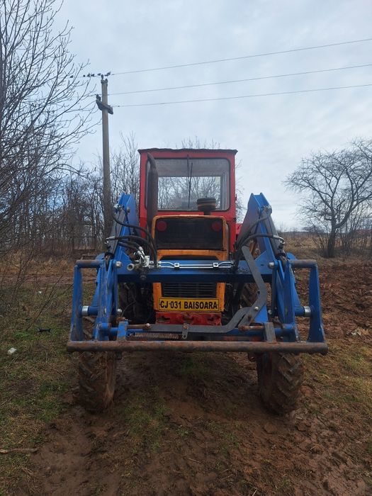 Vând tractor u650