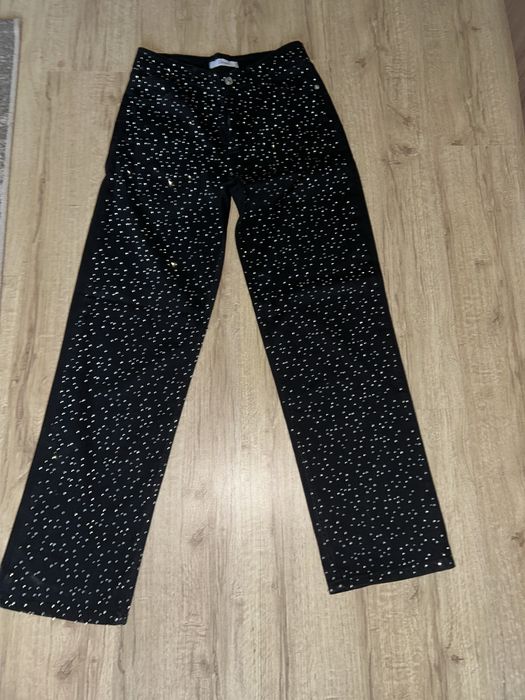 Дънки с бляскави камъчета