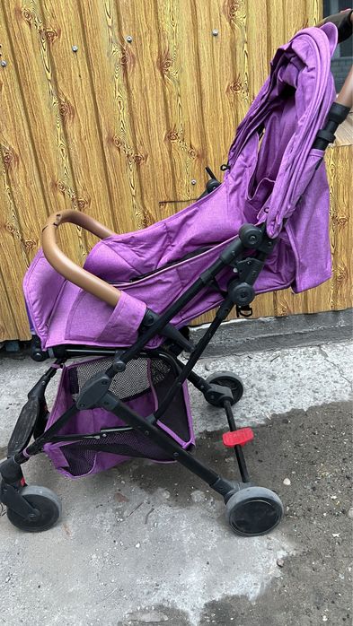 Коляска компактная с нюансом