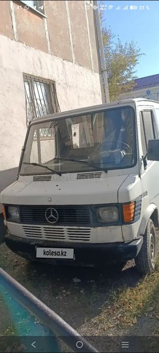 Продам грузовой бус Мерседес сапог