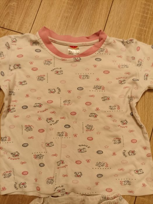 Pijama fetițe  mărime 4-5 ani