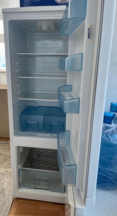 Продам холодильник