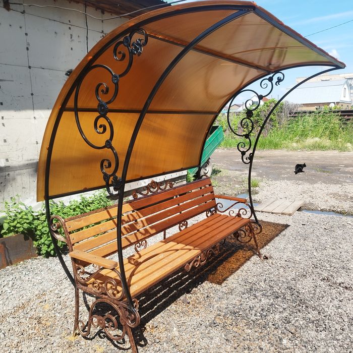 лавочка с крышей