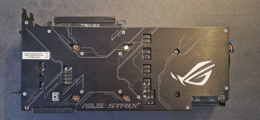 ASUS ROG STRIX RTX 2080 Ti – aproape RTX 3070, perfect gaming/CAD