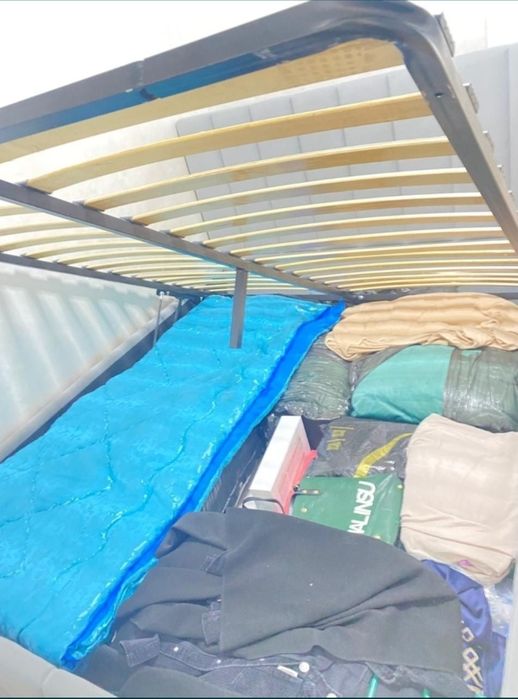 Кровать двуспальная