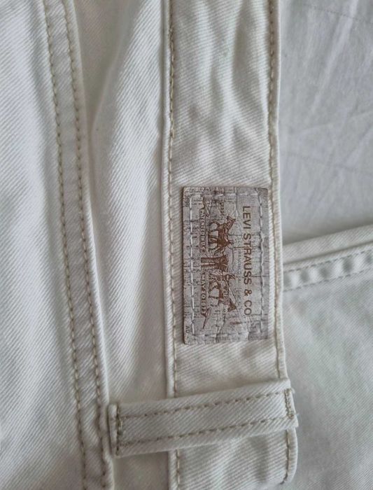 Blugi albi Levi's