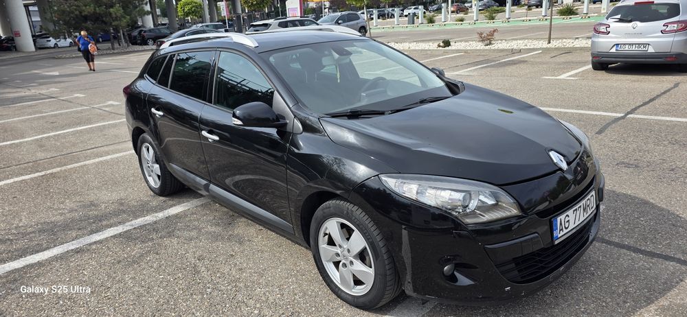 PROPRIETAR Megane 3  1.5 dci 110 cp XENON  Navi