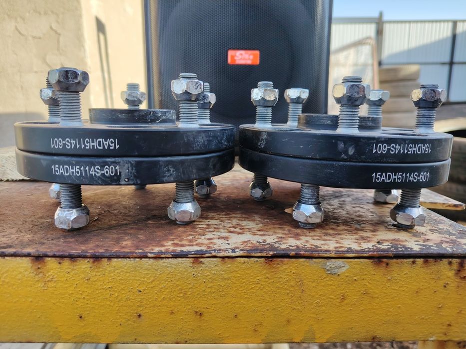 Продам проставки колесные