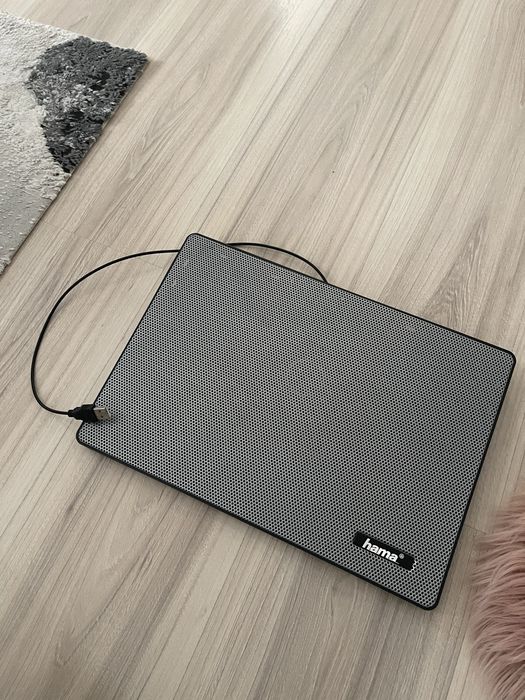 Vand CoolerPad Laptop Hama nou 11-15.6 inch lumina rosie!