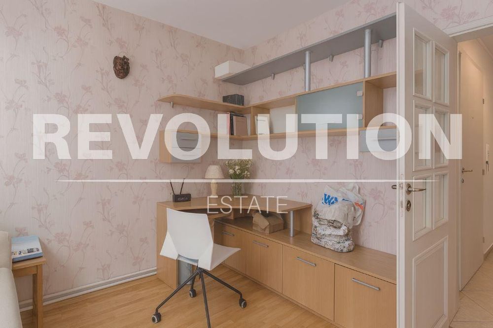 Дава се под наем Тристаен апартамент в Варна, Бриз - 100 кв.м за 797.64 € - Снимка #5