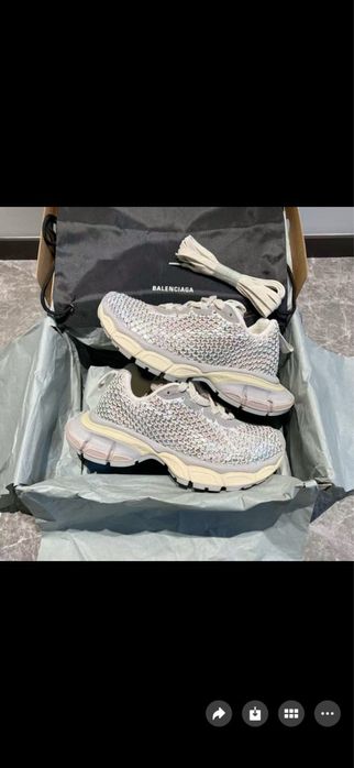 BALENCIAGA , носени два пъти. Без забележки