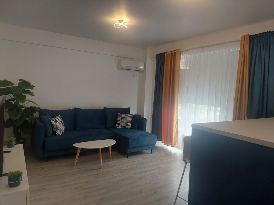 Inchiriez apartament