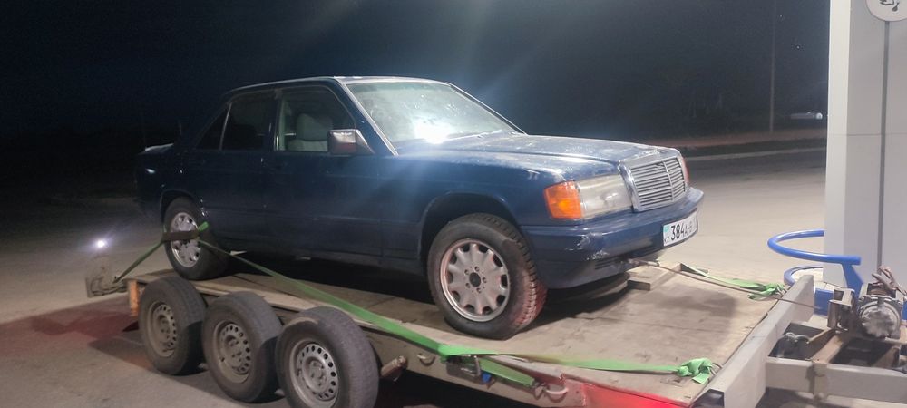 Продам мерс 190 .