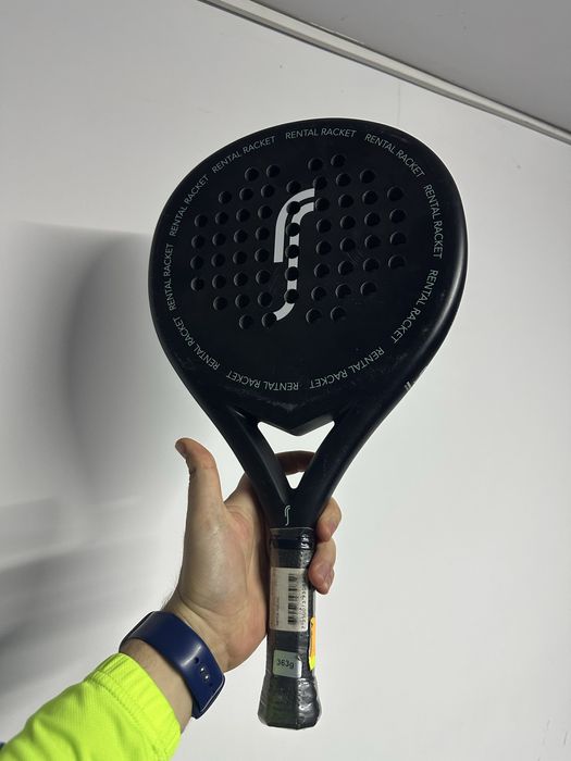 Doua rachete padel premium ca noi