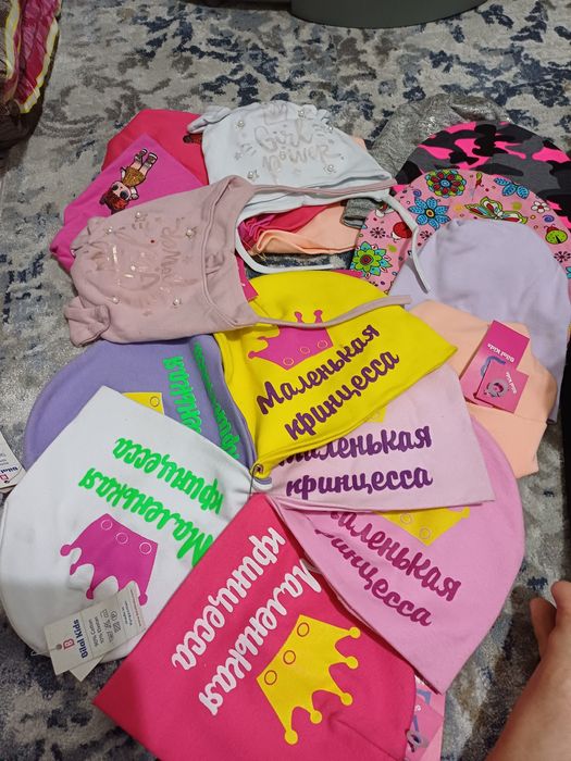 Шапочки новые по 1000