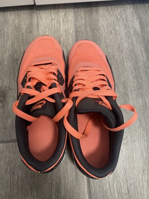 Adidasi Nike AirMax 36.5, roz somon cu negru