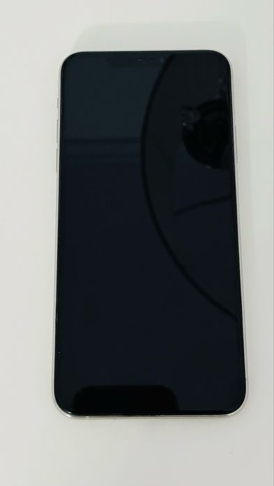Vand Iphone 11 Pro Max culoare silver