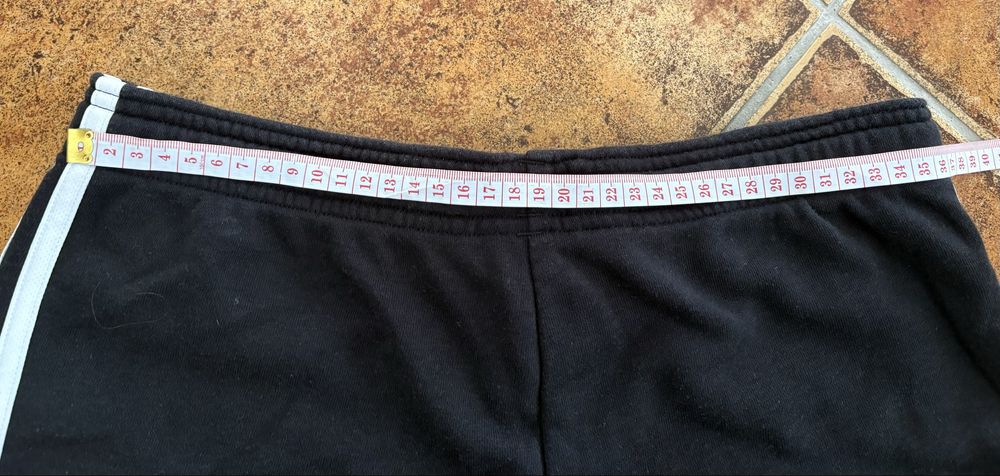 Adidas pantaloni scurti dama,S-M