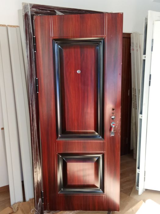 Метални врати .нови  205/90 на склад 140 евро ,възможностза доставка