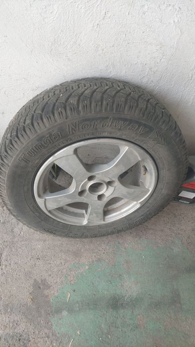 Продам резину с дисками комплект