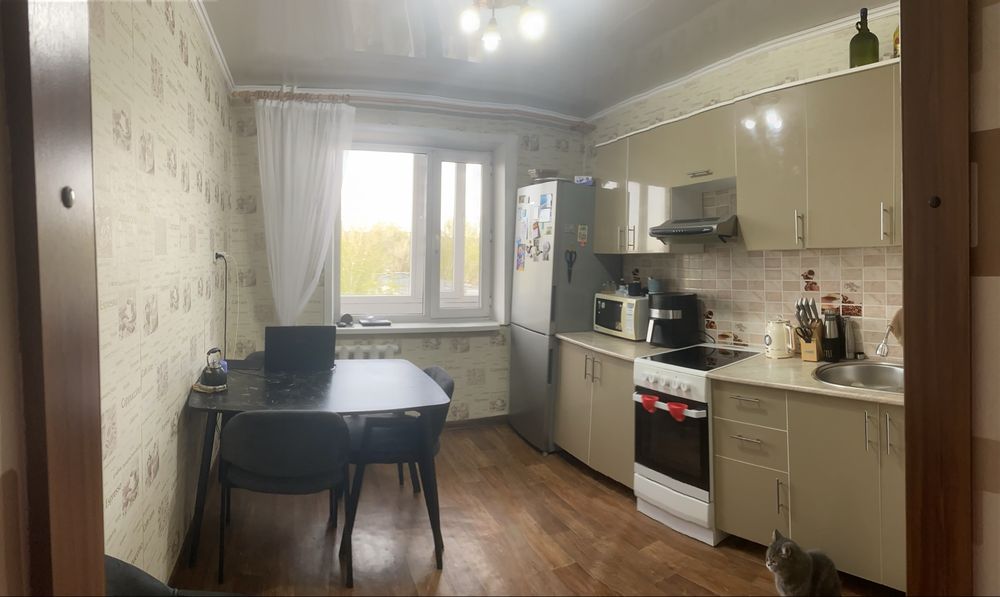 Продам 3 комн квартиру на 1 микрорайоне!