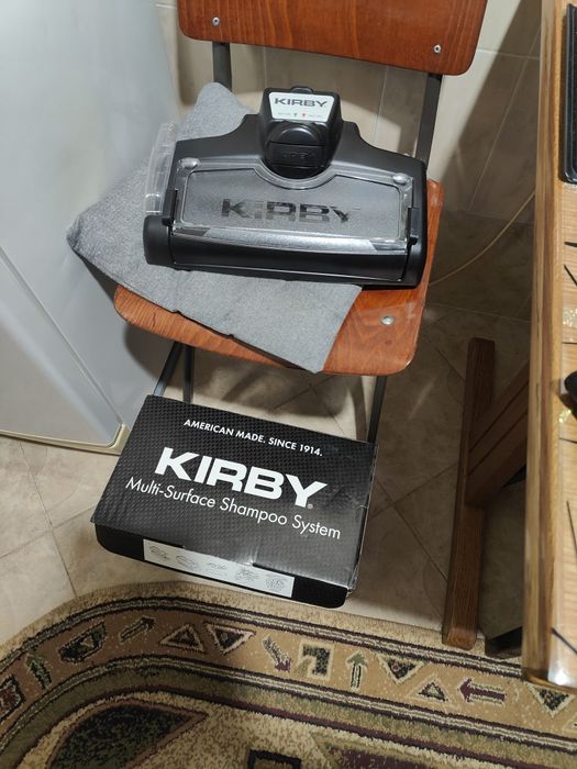Vând aspirator KIRBY.