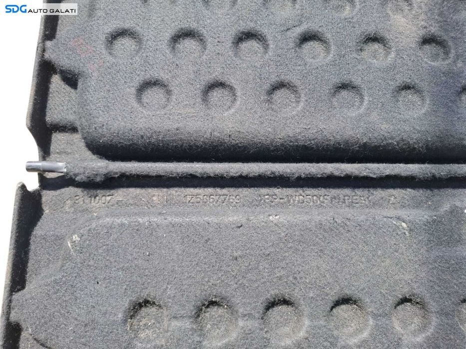 Polita Tavita Capac Portbagaj Skoda Octavia 2 Hatchback 2004 - 2013 (Lipsa Snururi) Cod 1Z5867769 [LC0401]