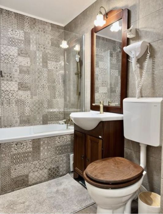 Proprietar-vand ap 2 cam,modern,mobilat si utilat complet, parcare