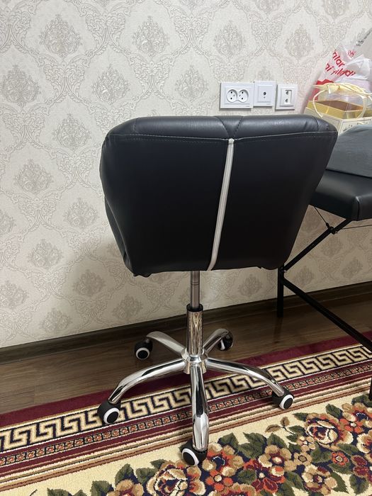 Кушетка и кресло