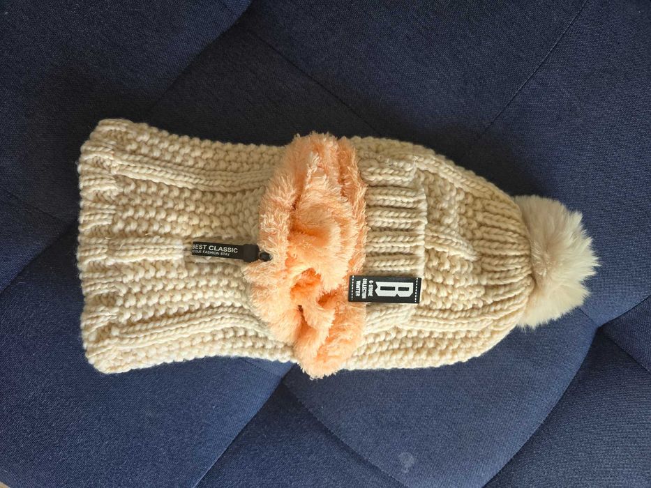 Дамска зимна шапка