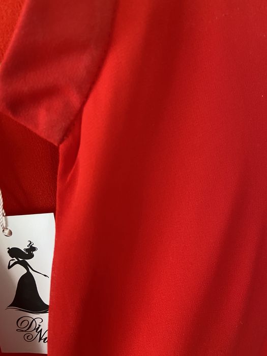 Продам ярко красное платье